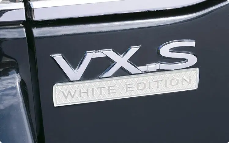 Хромированная накладка на задний багажник "BLACK EDITION WHITE EDITION M VXS VXR V8 5,7" для Toyota Land Cruiser LC200 FJ200 2008-19