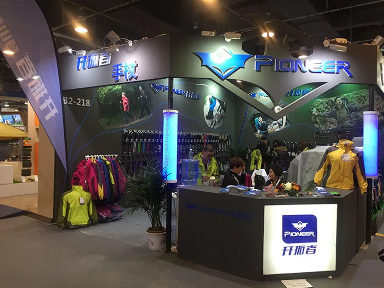 Pólo de Esqui Bengala de Trekking 2018 Muleta Ajustável Caminhadas Esqui Escalada Camping Telescópica Cane Alpenstock Alumínio Choque 8 Esporte e Lazer