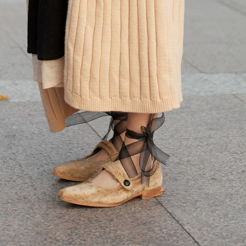 

Spring new single shoes female flat bottom buckle shallow mouth pointed retro bow tie ribbon Mary Jane shoes.