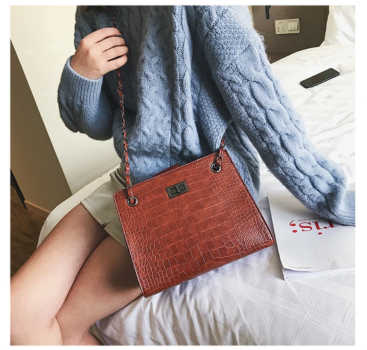 Women messenger bags11