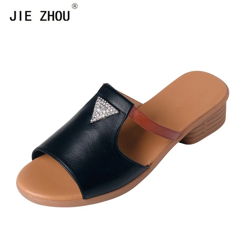 

Summer shoes woman Slippers Soft Cozy Genuine leather Slippers Low heel Outside Women Slides Fashion Crystal Design Slippers