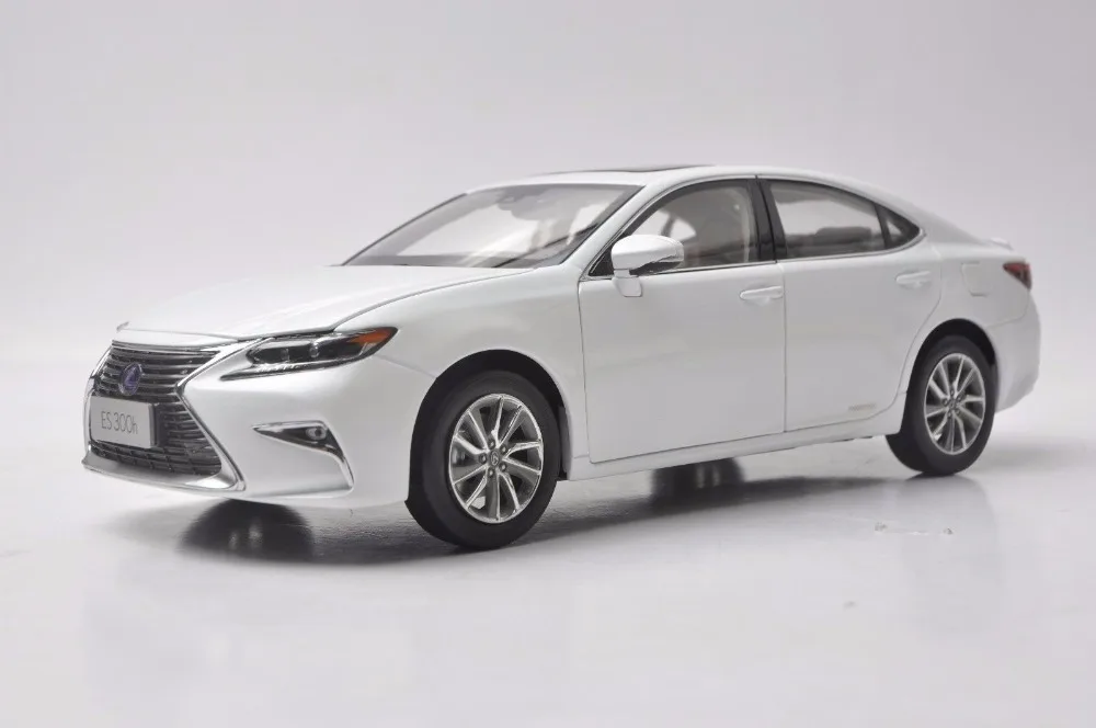 1:18 литья под давлением модели для Lexus ES 300 h 2015 белый Седан сплав игрушечный автомобиль миниатюрный коллекция подарок ES300h ES300 Toyota