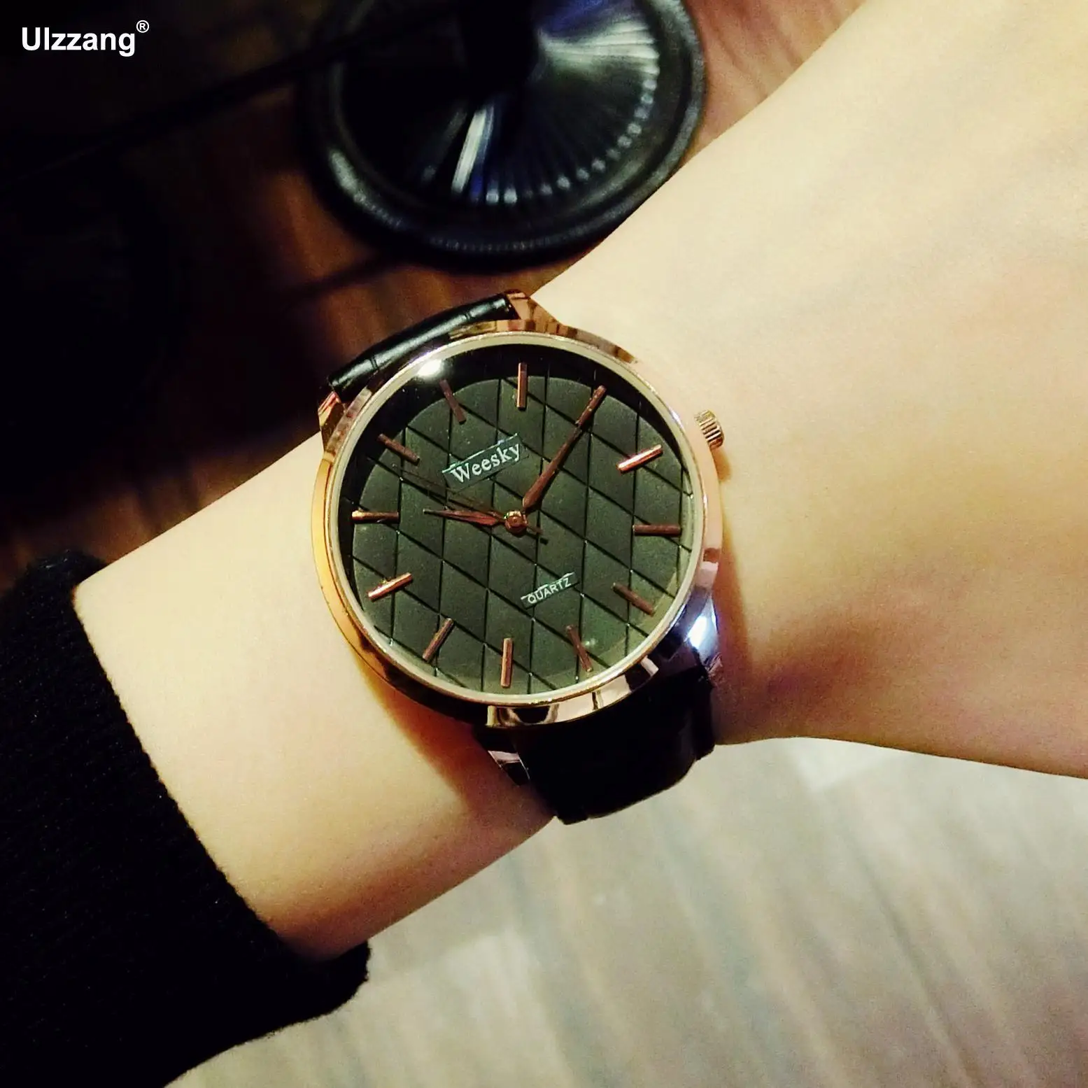 

2018 New Classic Black Brown White Cell Leather Dress Quartz Wristwatches Wrist Watch for Men Women Lovers