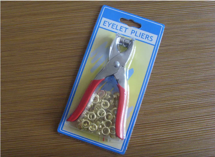 eyelet maker for fabric