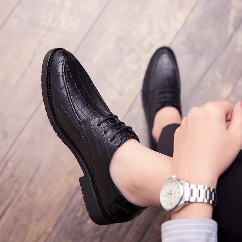 

2019 Korean version of the men's new dress shoes spring and autumn breathable wild trend low to help business men's tide shoes