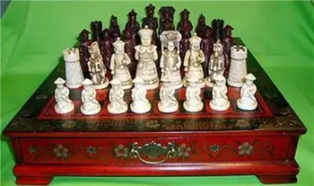 

Collectibles Vintage 32 chess set with wooden Coffee table