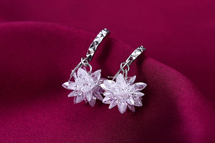 new 925 silver Flower Carved Earrings Woman Crystal from Austrian Simple Temperament Wild Anti-allergic