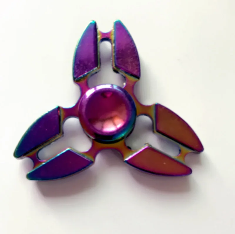 Mão spinner nova cor triangular fidget spinner três folhas caranguejo caranguejo braçadeira de metal dedo descompressão gyro gyro metal spinners