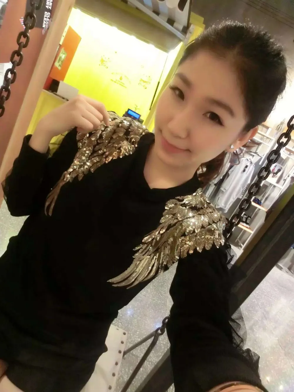 2455304515_1887677244