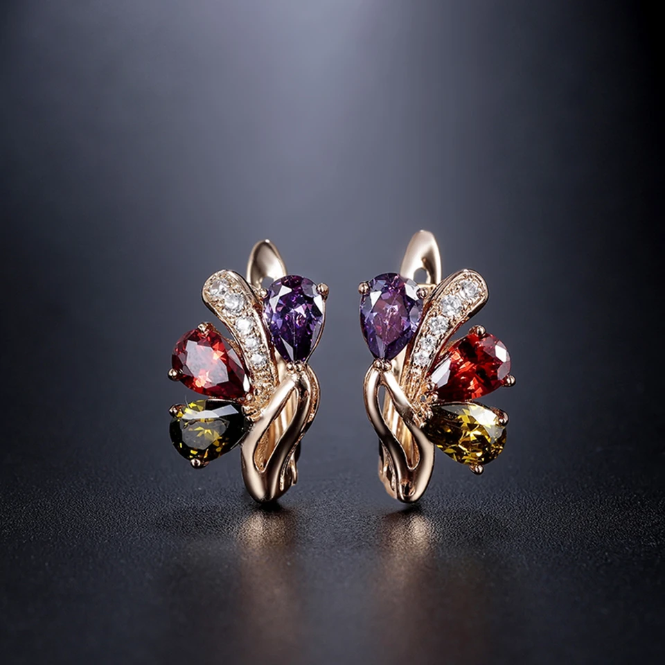 【品格】Orecchini Heritage Equestre Etrier, modello piccolo Heritage Equestre Etrier earrings, small model | Hermès USA
