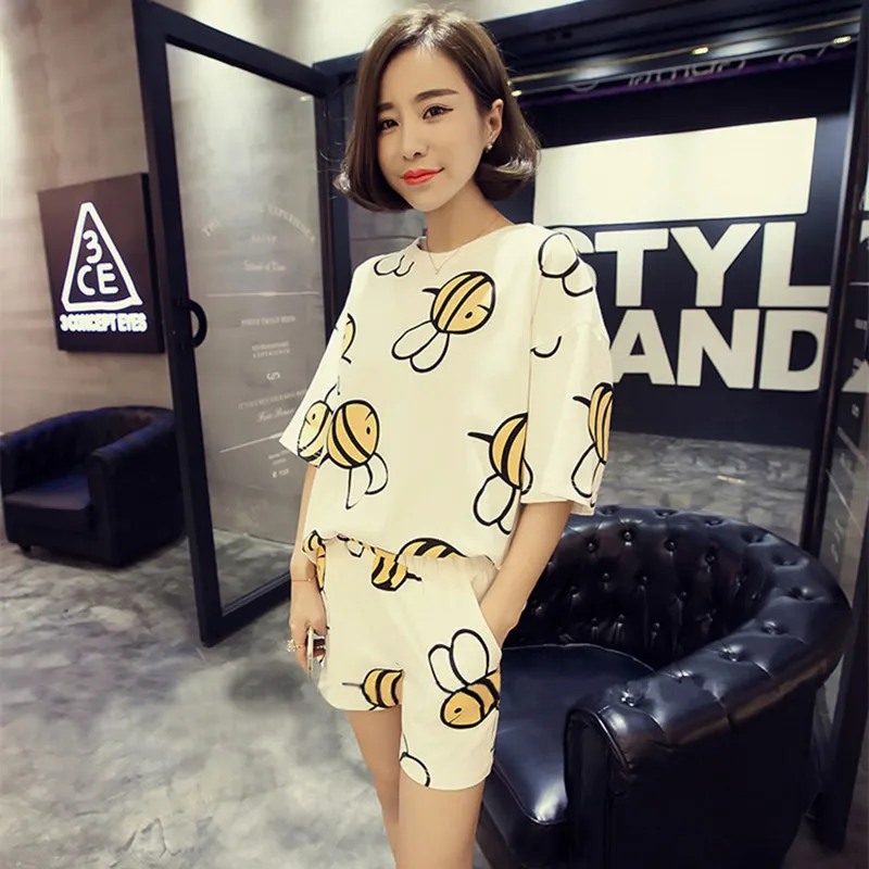 

Free Shipping Women Pajamas Suits Spring/autumn bee Cartoon girl Female short-sleeve O-neck Shirt+shorts Milk Silk Tracksuit P13