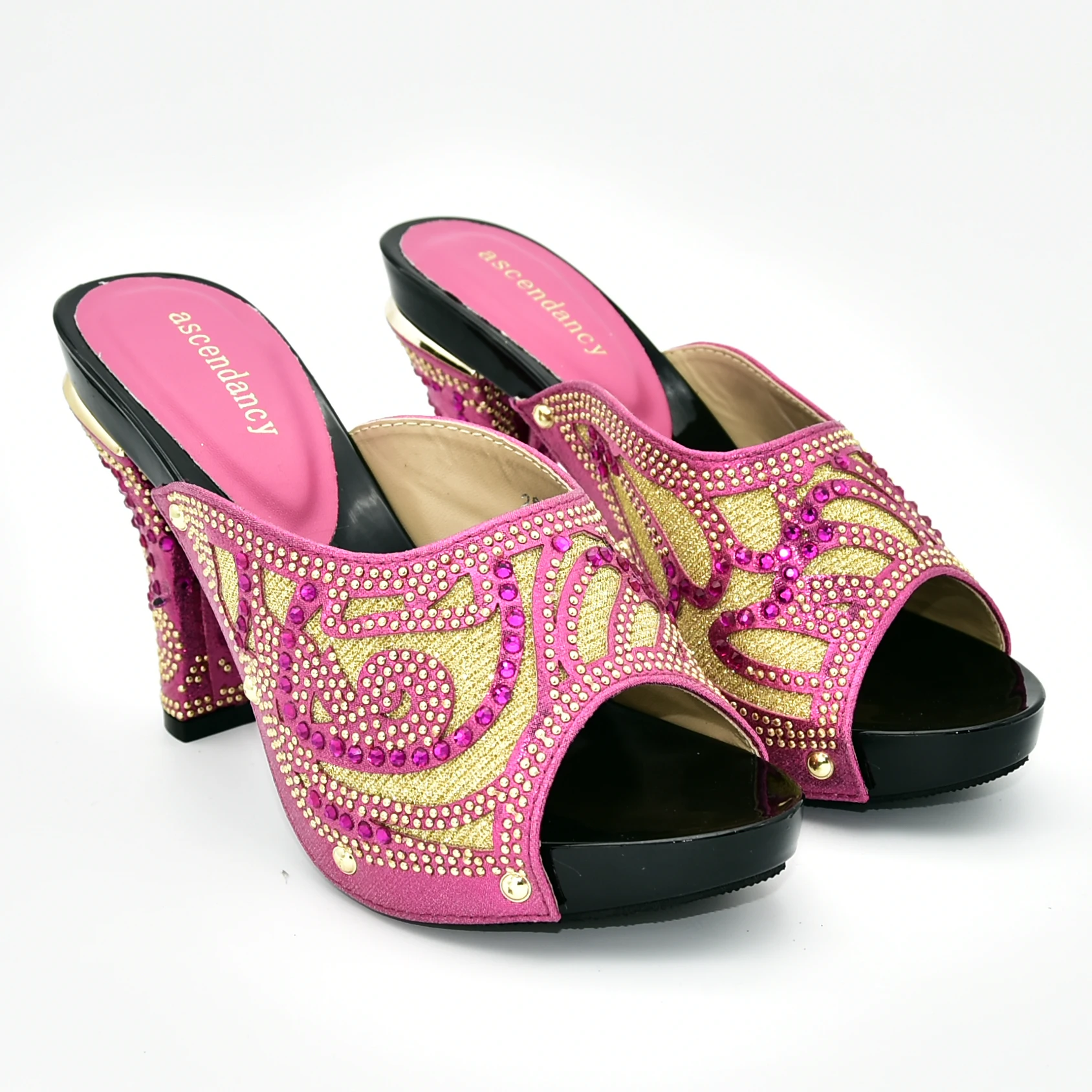 

Lovely pink High heel 4.3 inches rhinestones lady fashion shoes with size 38 to 42 shoes women slippers shoes 2019 SS018-4