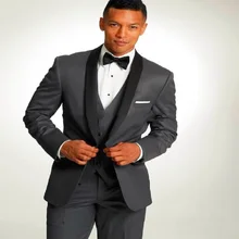Новое поступление смокинг для жениха серый Для мужчин костюм Пик нагрудные Женихи Для мужчин; Нарядные Костюмы для свадьбы костюмы для выпускного(куртка+ брюки+ жилет+ лук