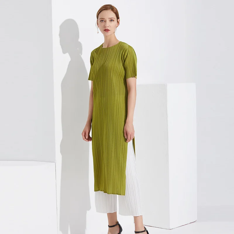 

Plus Size Dress 2019 Summer Women Fashion Big Stretch Miyake Pleats Round Neck Short Sleeves Loose Split Casual Dress Midi