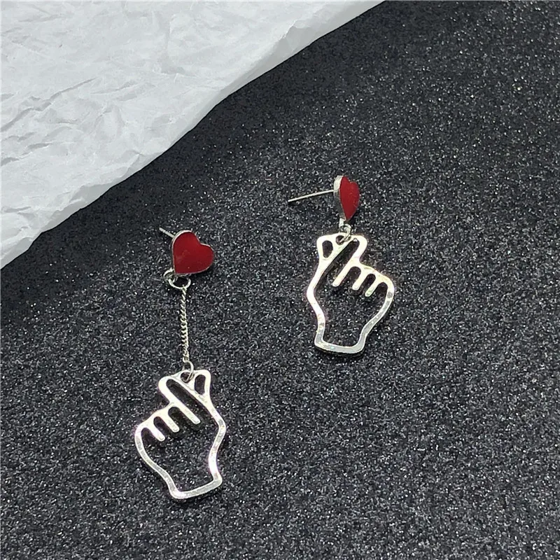 Новые серьги модные ювелирные изделия полые асимметричные чем сердце жесты