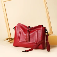 Новинка года для женщин сумки из натуральной Кожаные седельные сумки коровьей кожи женский кисточкой сумка обувь для девочек курьерские Сумки