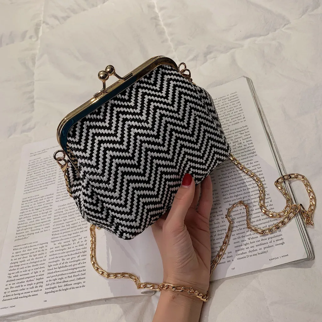 

Fashion Women Weave Embroidery Rose Vintage fringed woven embroidery print rose stripe clip bag handbag diagonal package May29