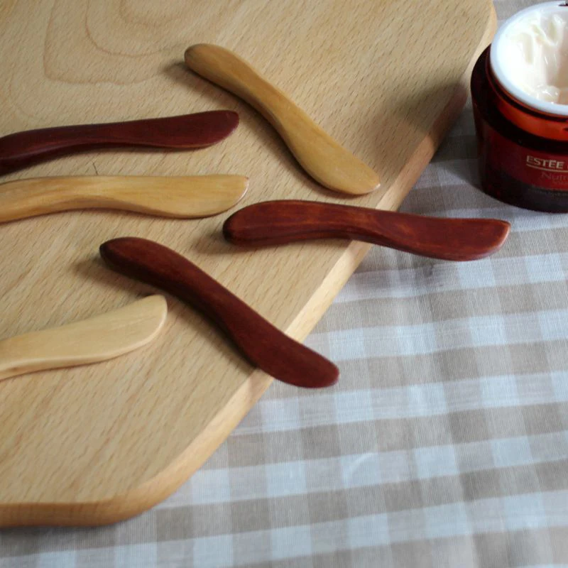 knives cheese board