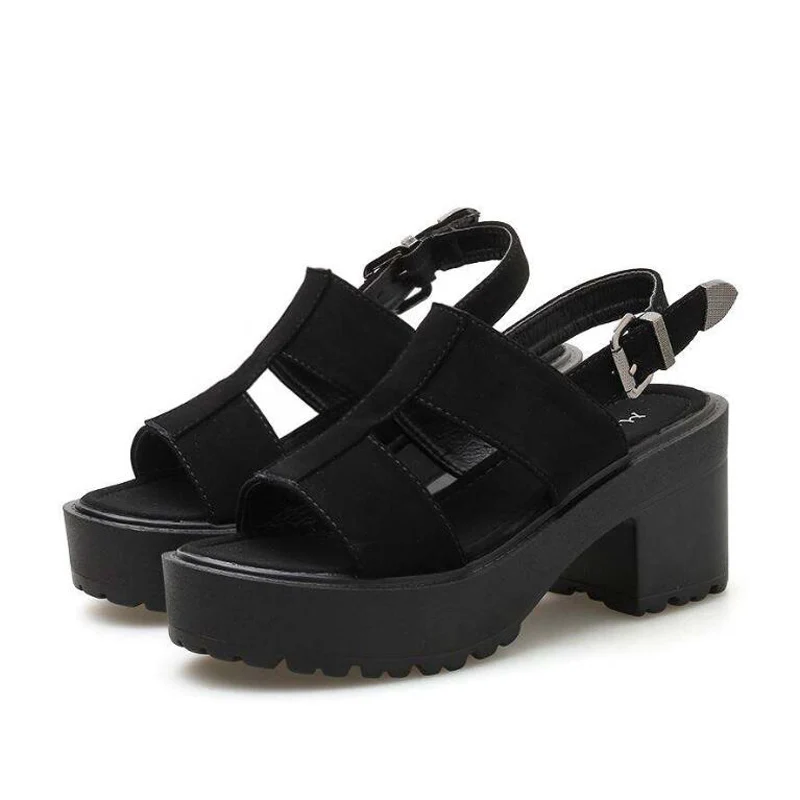 Летние туфли с ремешком на лодыжке женские пикантные мохнатые сандалии обувь на платформе женские черные сандалии на блочном каблуке Летняя обувь в стиле панк YMA838