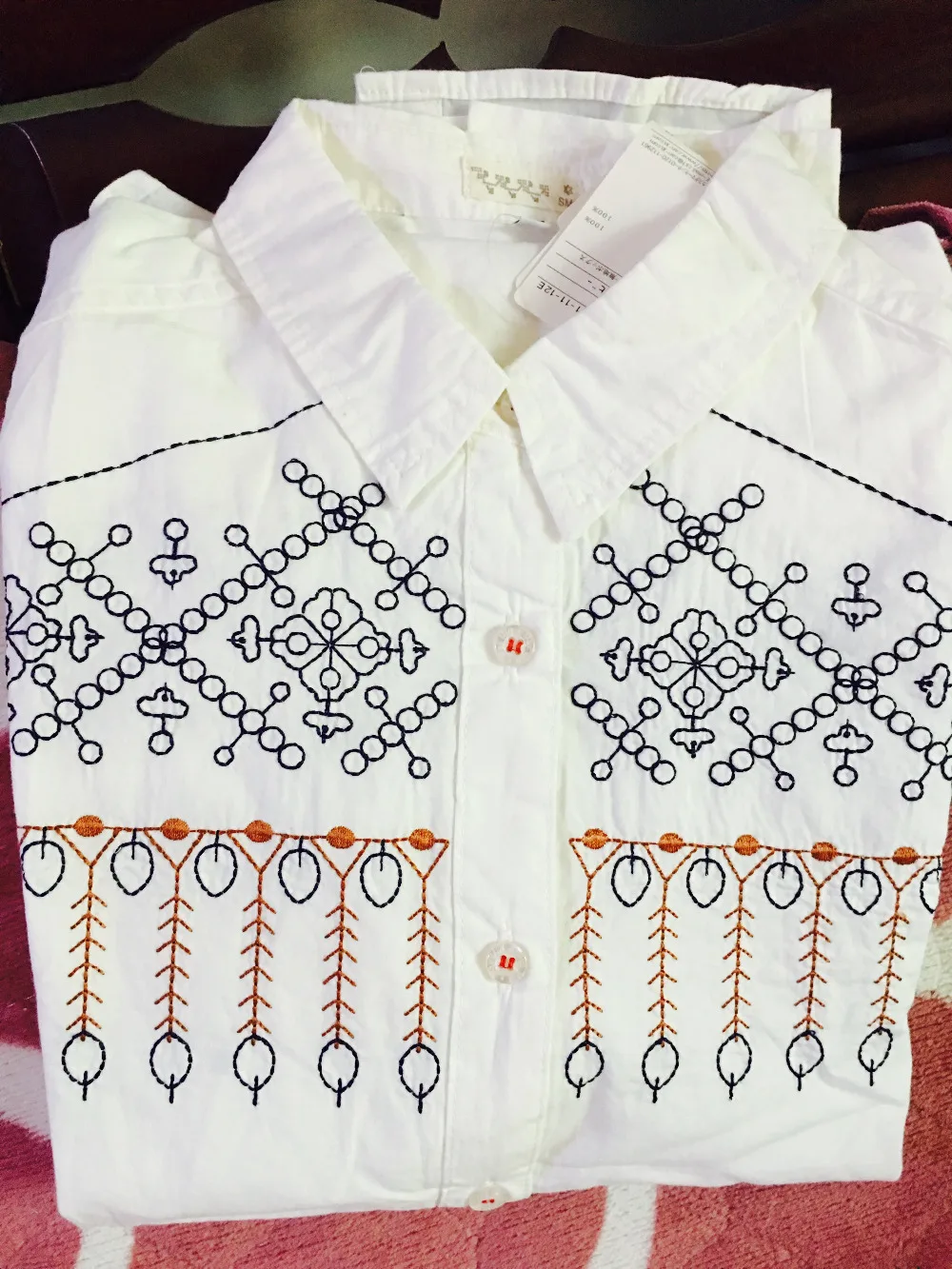 

Chest embroidered national wind cotton long sleeve shirt blouse