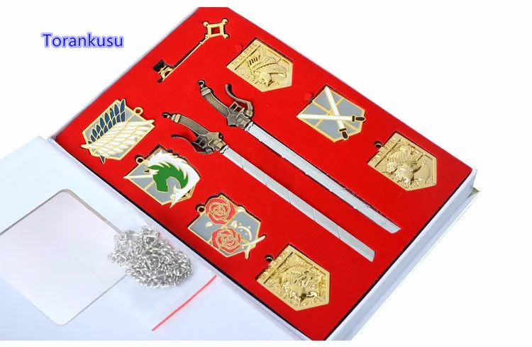 Skup Atak tytanów odznaka broń brelok zestaw zabawka stopy cynku złoty Pendan breloczek Shingeki No Kyojin figurki zabawki Model