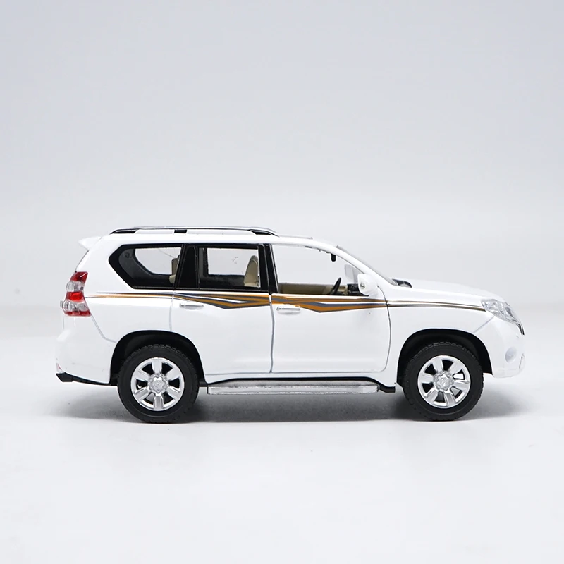 Литая игрушка в масштабе 1:32 модель внедорожника Toyota Land Cruiser Prado со светильник кой