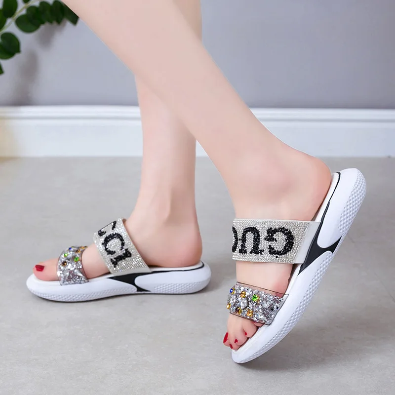 

VTOTA Brand Designers Luxury Letters Rhinestone Women Slides Platform Low Heel Female Flip Flops Fashion Modern Women Slippers