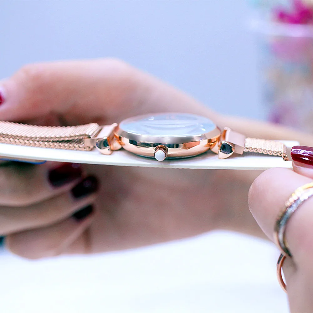 Роскошные повседневные шикарные кварцевые часы с бриллиантами для женщин, шикарные элегантные высококачественные водонепроницаемые наручные часы с циферблатом и магнитным ремешком в римском стиле