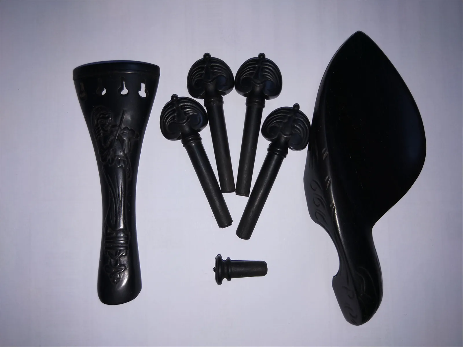 

1 Set NEW Ebony Violin parts With Carving pattern 4/4 inlcuding the tail piece pegs chin rest end button