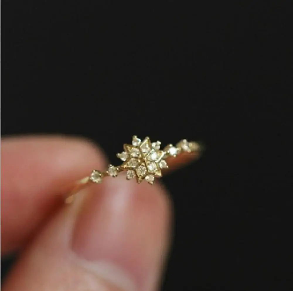 

Kristi Tina Cute Women's Snowflake Rings Female Chic Dainty Rings Party Delicate Rings Wedding Jewelry