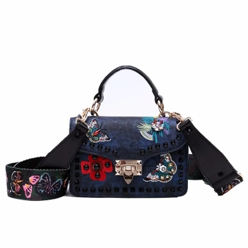 Brand Butterfly with Wide Strap and Rivet Decorated Bolsa Rivet Women