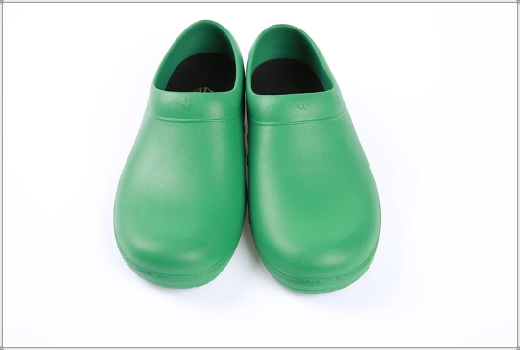 Рабочая обувь шеф-повара для мужчин; Водонепроницаемая нескользящая обувь на плоской подошве; обувь для ресторана, отеля, кухни, больницы, хирургического врача; тапочки; обувь - Цвет: Зеленый