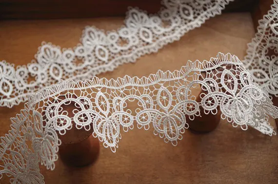 

10 yards Off White Lace Trim, Bridal Lace Trim, Scalloped Lace For Bridal Veil