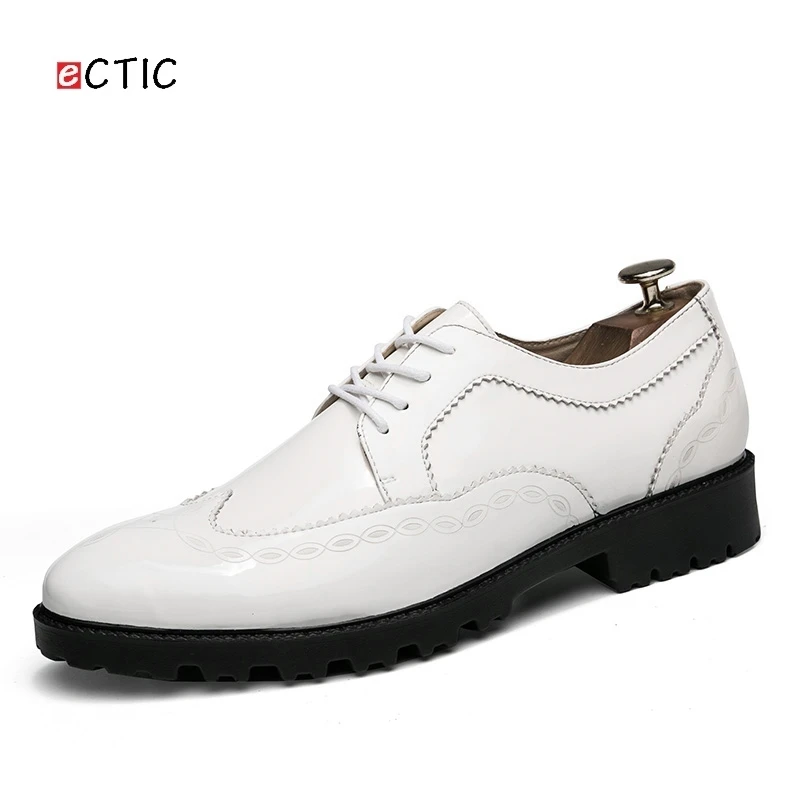 Ectic Лакированная кожа верх Обувь с перфорацией типа «броги» для Для мужчин модные Цветок Вырезать граничит Винтаж Туфли под платье обувь для ходьбы дропшиппинг - Color: White