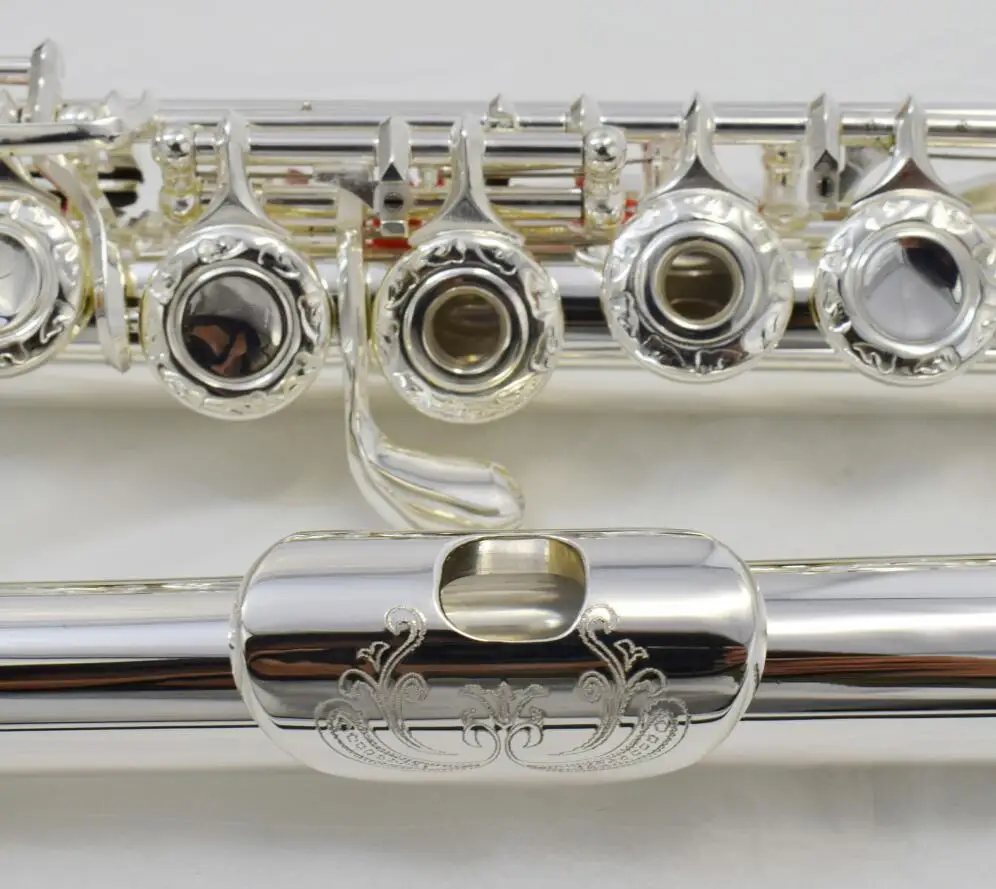 

Beautiful Engraved Flute 17 Open Holes with E Split Silver Body Gold Key and Silver Plated C Tune Flute Music Performance
