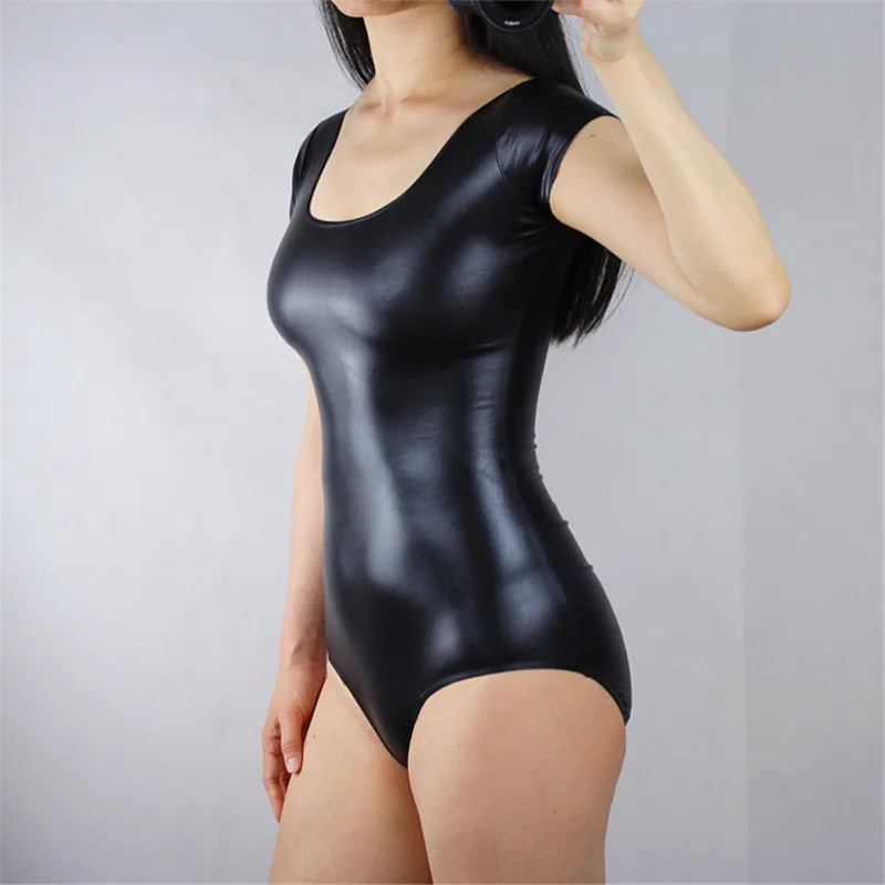 

Round Neck Short Sleeve Tight Bodysuit Sexy Imitation Leather Metallic Luster Pearl Black Elastic Onesies Nightclub Queen VG12
