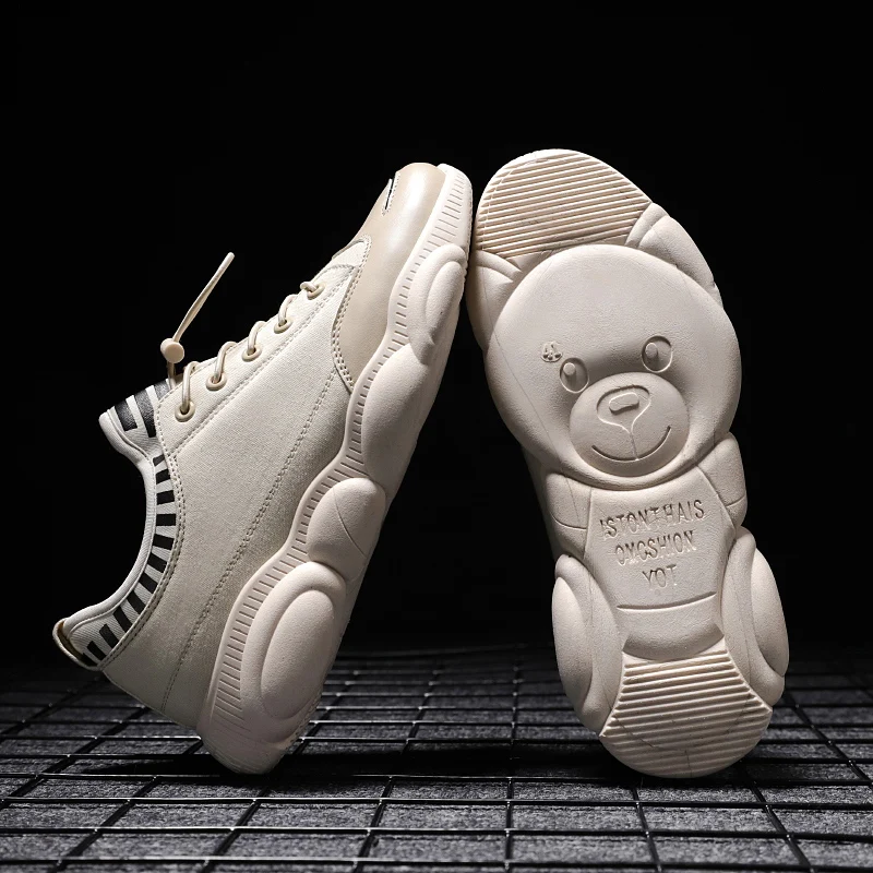 

One of 2019's most popular styles of sneakers is the little bear sole casual shoes men canvas