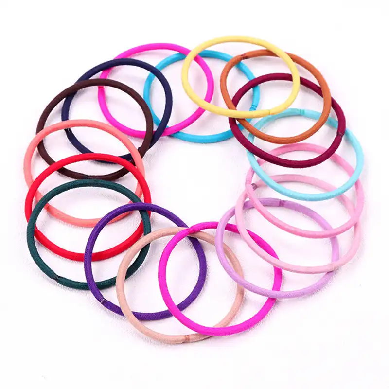 Цветные резинки для волос. Нейлоновые резинки для волос. Пластмассовая резинка для волос. Резинка для волос бирюзовая. Прически с резинками.