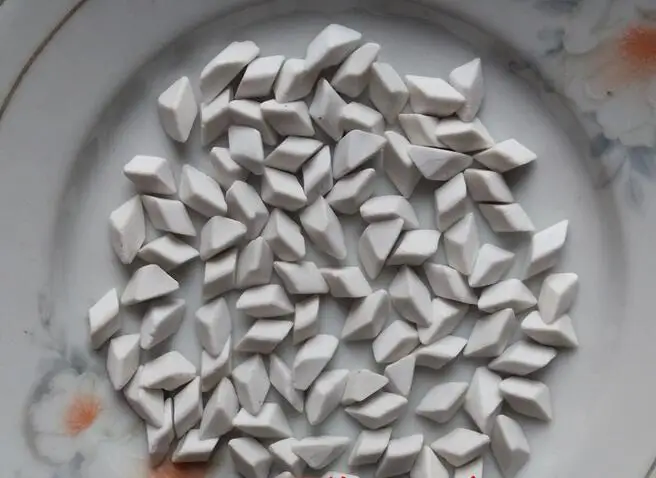 Полировка абразивных глинозема керамические абразивы Вибрационный шлифовальный камень полировальные средства - Цвет: Triangular