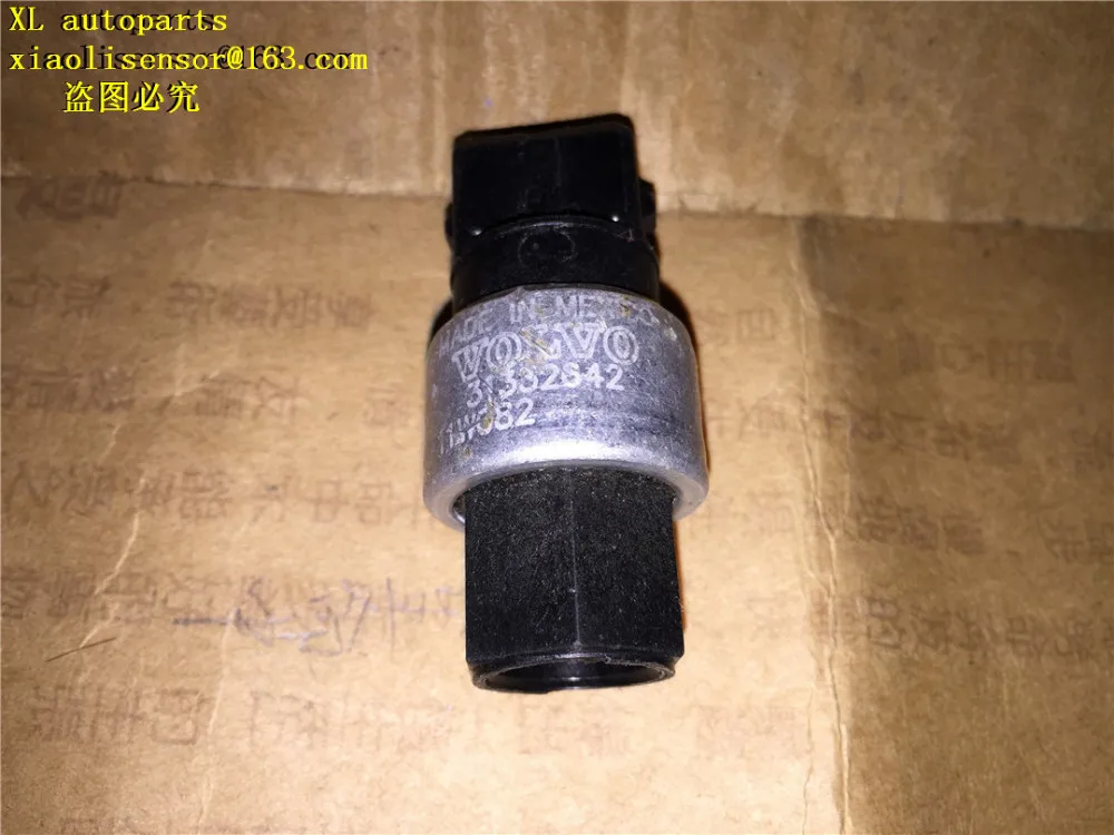 OEM 05 10 S40 A/C Condenser, Compressor Lines Pressure Sensor 31332642