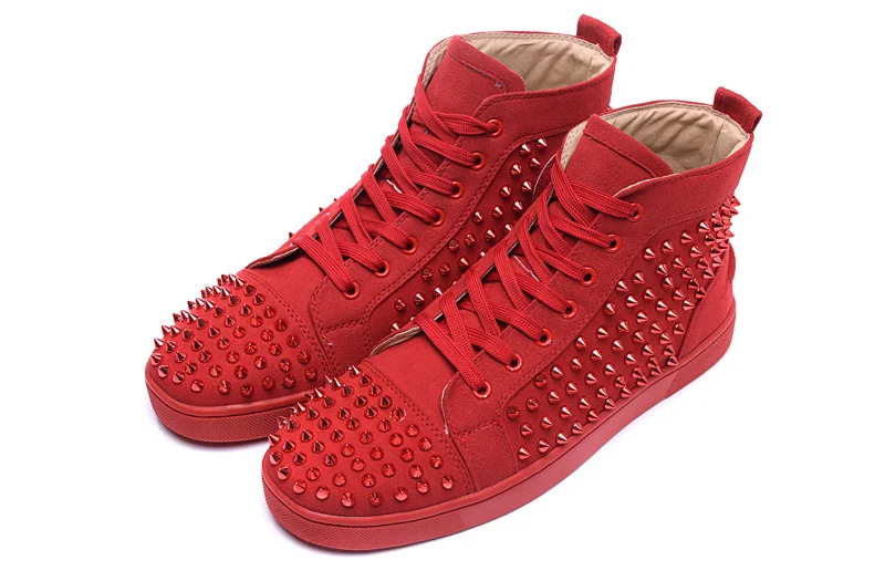 sneakers with flat bottoms