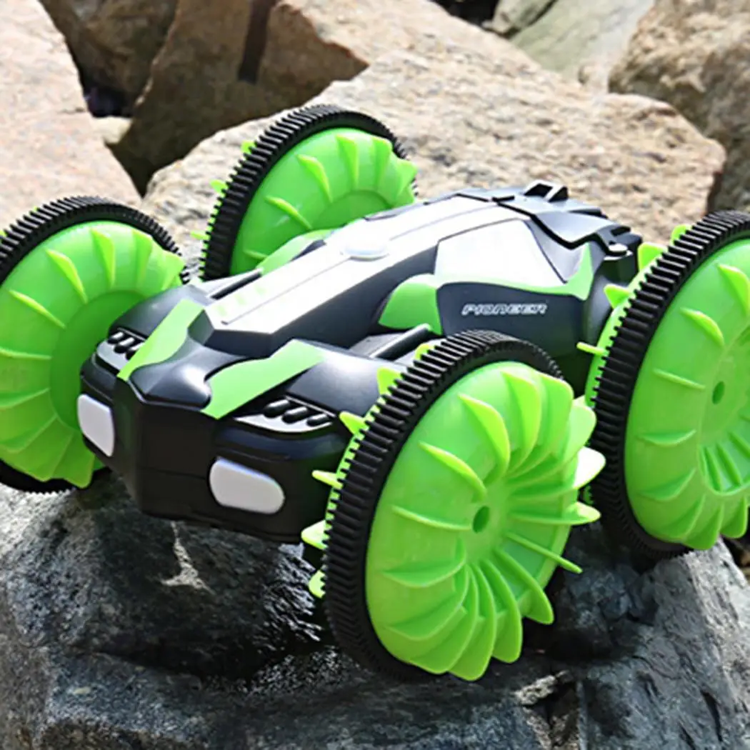 

1:12 Scale Remote Control Car High Speed RC Truck With Light scale and inside simulation design. > 3 Years Old