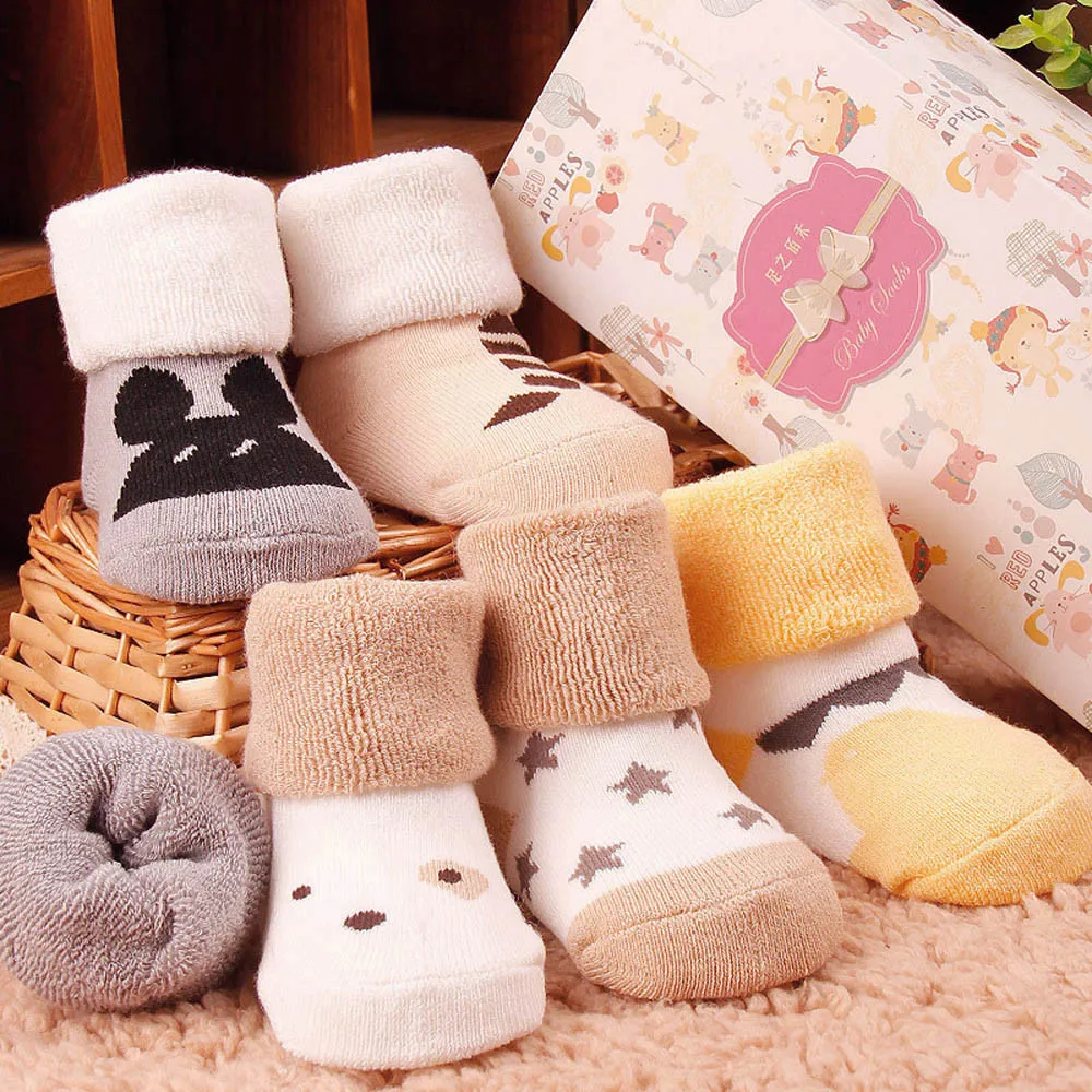 Носки для маленьких мальчиков и девочек коллекция года, модные теплые носки для малышей милые детские Нескользящие носки в горошек хлопковые носки нескользящие вязаные теплые носки