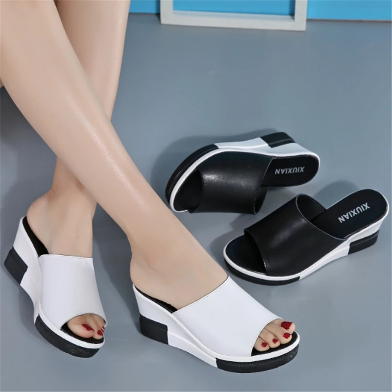 

New Sandals Women's Leather Flat Shoes Wedges Female Platform Slippers Beach Slippers Summer Ladies Home Slippers