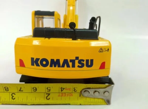 Литая игрушка модель 1:43 Масштаб Komatsu PC220-8 гидравлический экскаватор с металлической дорожкой для сбора, украшения, подарок