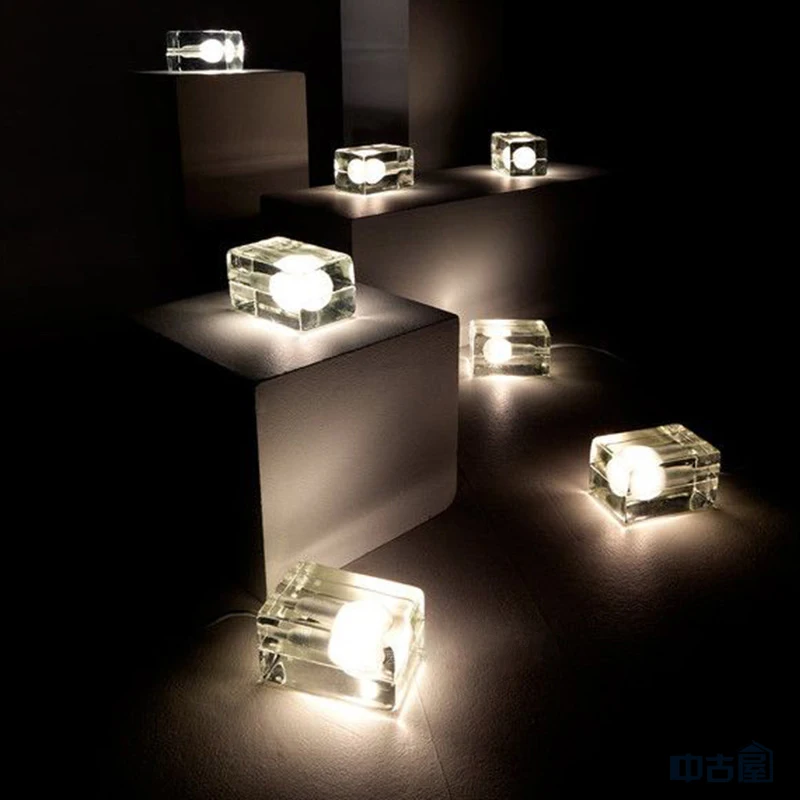 Лава лампа плоская. Лампа block lamp. Yandex market ice cube светильники. Настольная лампа ice cube. Ледовый лампочки.