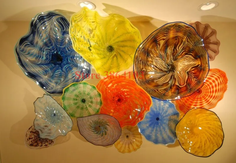 

Multi Colored New Design Art Wall Hanging Letus Flower Plates from China 100% Hand Blown