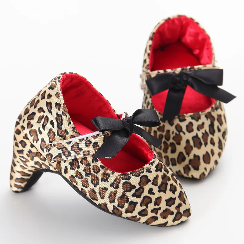 Обувь для новорожденных девочек; обувь на высоком каблуке с рисунком зебры; обувь с мягкой подошвой и бантом; леопардовая обувь принцессы для девочек; сезон лето года - Цвет: Коричневый