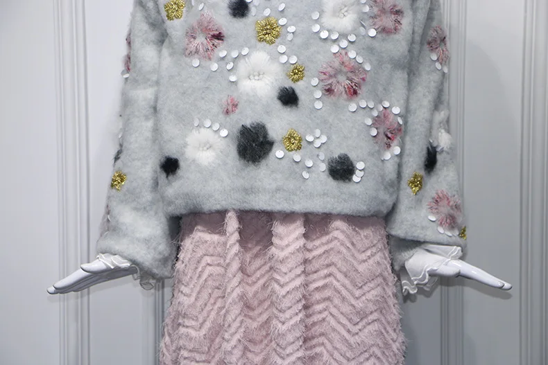 Star Wu Jinyan Said The Same High-end Grey Sweet Loose Heavy Industry Flowers Horse Hair Sequins Decorative Sweater Coat 2019 Star Wu Jinyan Said The Same High-end Grey Sweet Loose Heavy Industry Flowers Horse Hair Sequins Decorative Sweater Coat 2019