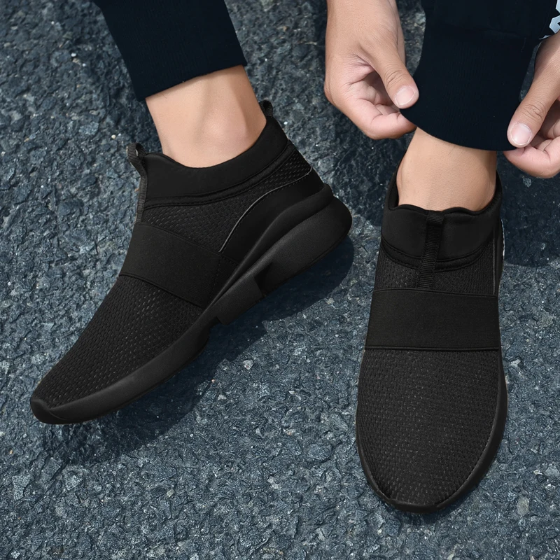 

Large Size Soft Sneakers Men Running Shoes Slip-On Off Wihte Breathable Sports Shoes Athletic Shoe Ankle Boots Zapatillas Hombre